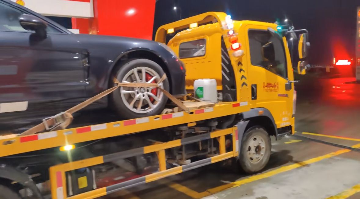 福建行车途中遇到突发状况该如何呼叫道路救援？